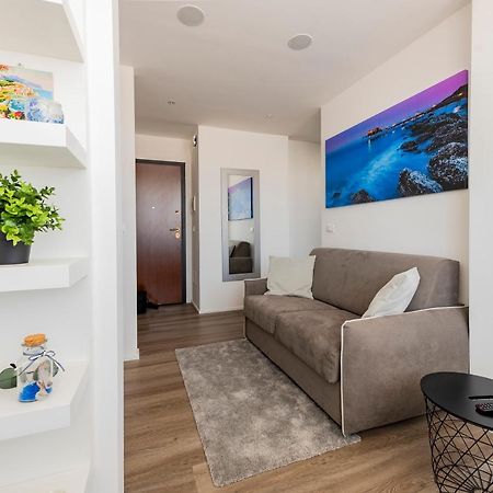 Piazza Salotto & Stazione Comfy Apartment Pescara Bagian luar foto