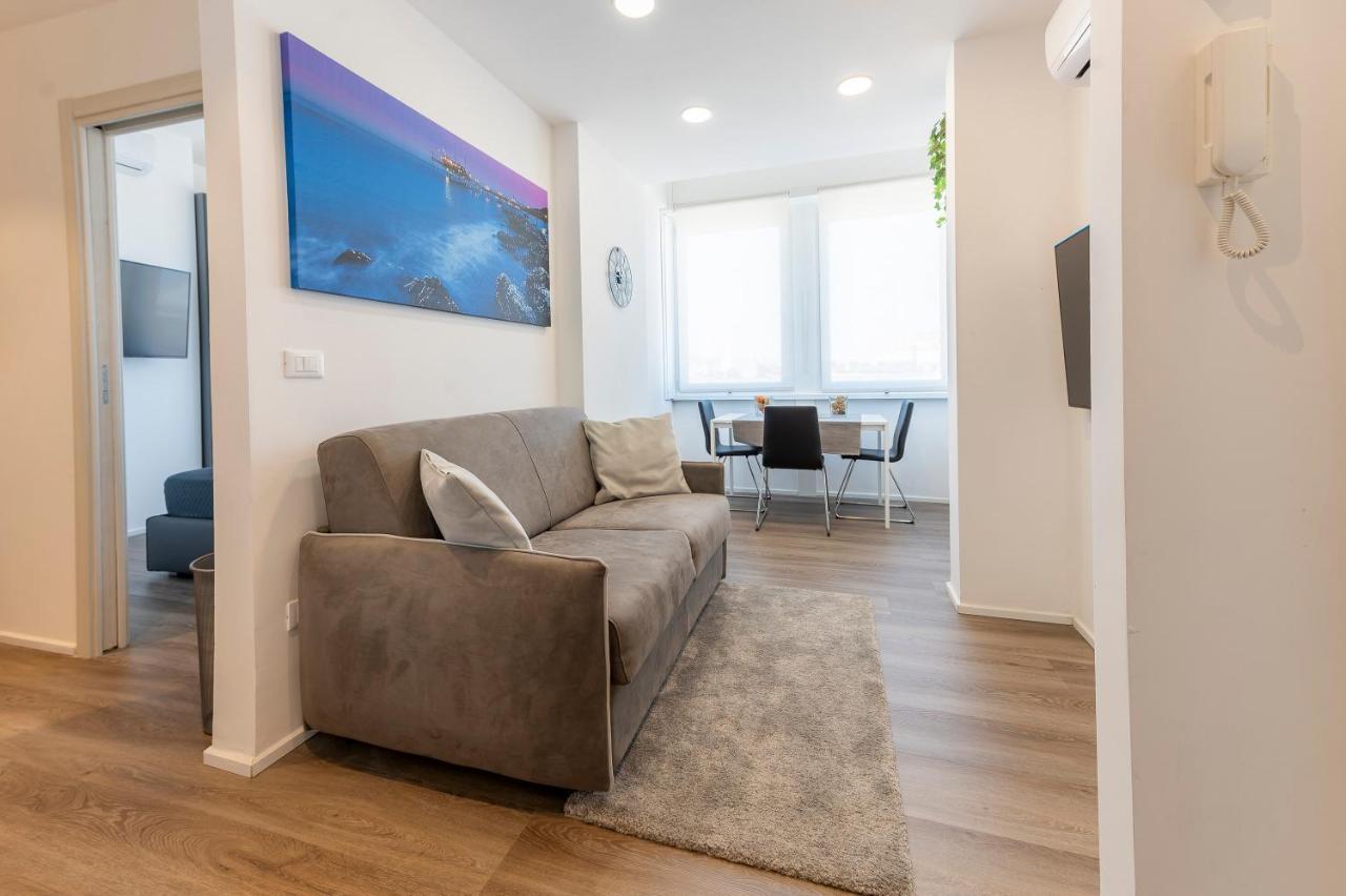 Piazza Salotto & Stazione Comfy Apartment Pescara Bagian luar foto