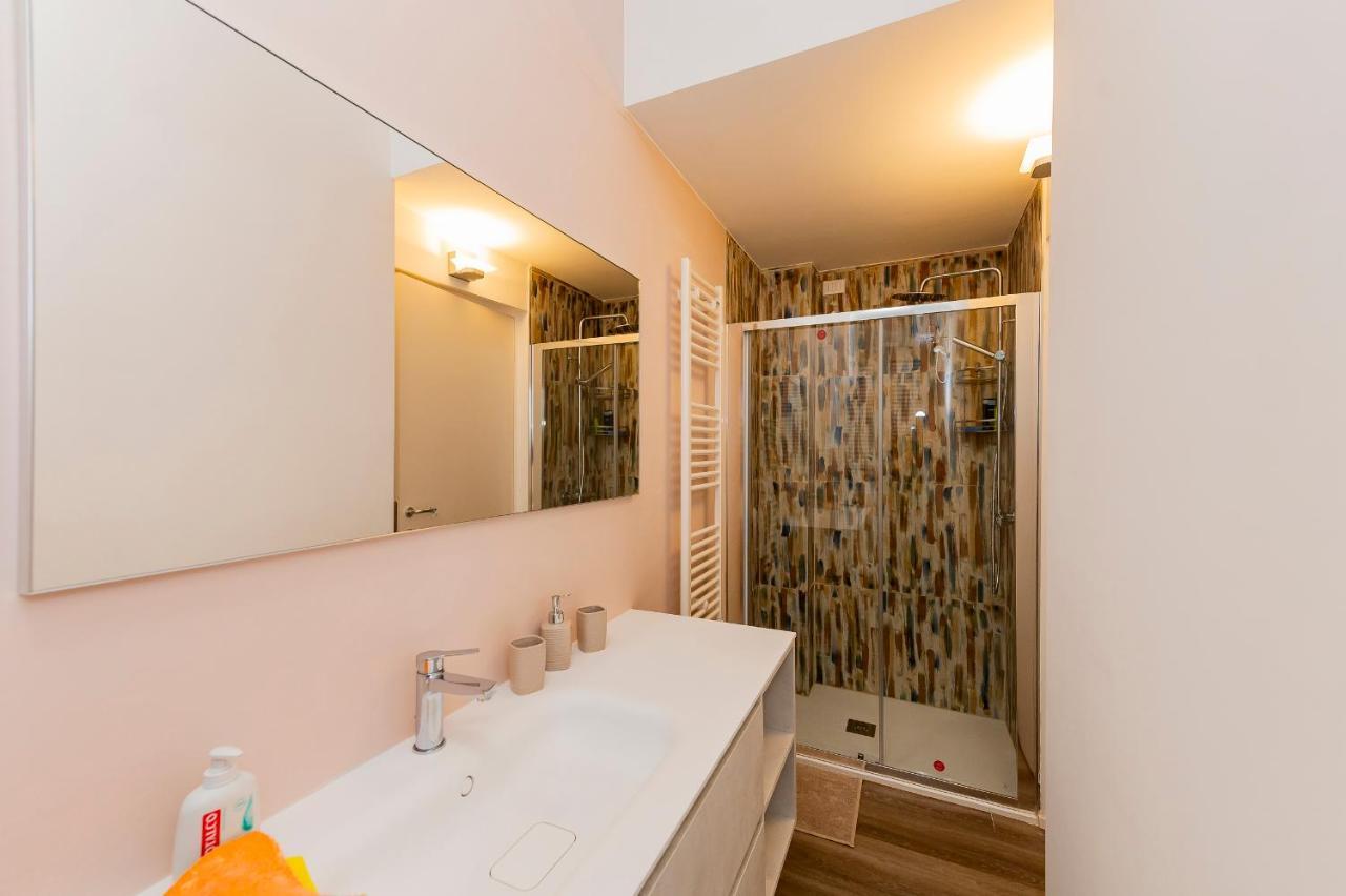 Piazza Salotto & Stazione Comfy Apartment Pescara Bagian luar foto
